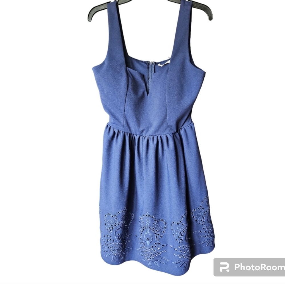 Mi Ami Large Navy Blue V Neck Eyelet Skirt Fit & Flar Dress